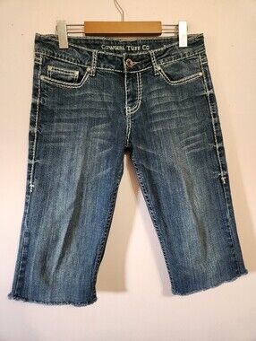 Cowgirl Tuff Co Don't Fence Me In Bling Denim Bermuda Shorts Frayed Hem Size 28